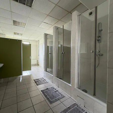 Moebilierte Monteure Mit Kueche, Bad, Suedwest Daire *